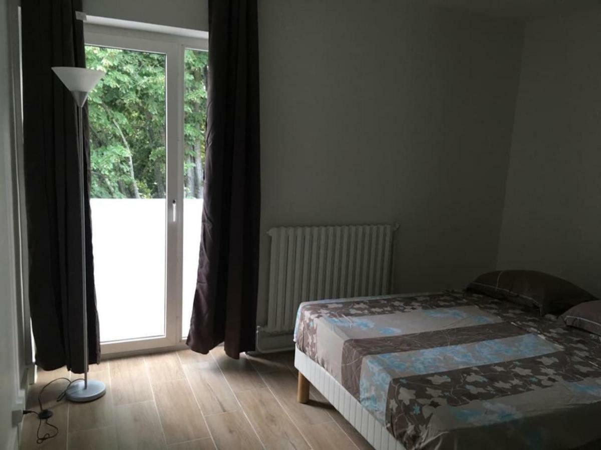 Between Orly Airport And Paris Apartment *